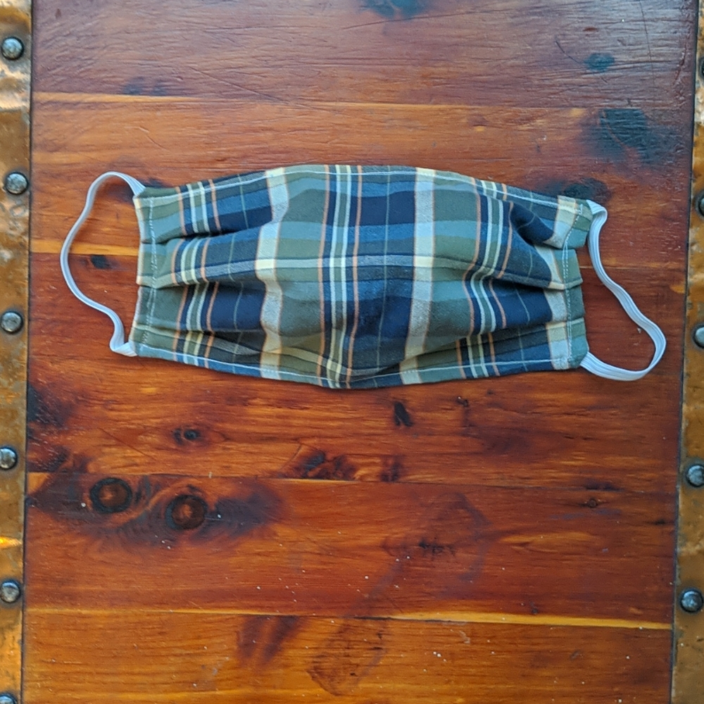 Reversible cloth mask